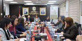 شؤون المرأة تبحث مع لجنة الدستور تضمين قضايا المرأة في المسودة