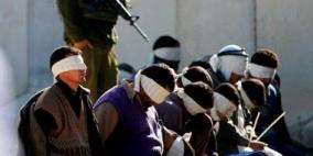 الاحتلال يعتدي على ثلاثة معتقلين ويصيبهم بجروح قبيل الإفراج عنهم