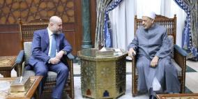 الهباش يُطلع شيخ الأزهر على أوضاع المقدسات والوضع الإنساني في فلسطين في ظل استمرار عدوان الاحتلال