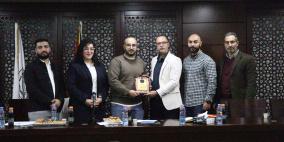 ورشة عمل في الكلية العصرية الجامعية حول التسويق الرقمي والتجارة الإلكترونية