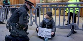 الشرطة البريطانية تعتقل الناشطة غريتا تونبري خلال مظاهرة داعمة للفلسطينيين في لندن