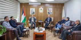 رئيس سلطة الأراضي يبحث مع الاتحاد العام للغرف التجارية الصناعية سبل التعاون في الاستثمار وتنظيم استخدامات الأراضي