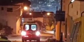 الاحتلال يصيب مواطنا بالرصاص ويعتقله شرق الخليل