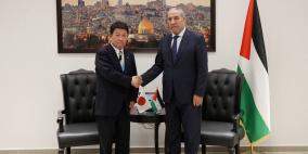 نائب الرئيس يستقبل وزير خارجية اليابان ويبحثان آخر المستجدات والتطورات