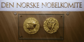 إدارة جائزة نوبل ترد بعد اقتراح الفائزة بمنحها إلى ترامب