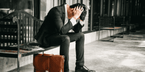 دراسة: فقدان الوظيفة يدفع 38% إلى الانغلاق العاطفي