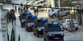 الاحتلال يواصل عدوانه على مناطق شمال شرق القدس ويقتحم مخيم قلنديا