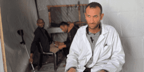 خاص| "ليست مجرد أطراف.. بل حياة"… حين يصنع طبيبٌ الأمل لجرحى غزة