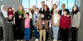 بالصور: الأمير هاري وزوجته ميجان يزوران أطفال غزة في مستشفى بالأردن