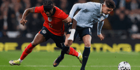 أوروجواي تقتنص تعادلا متأخرا من إنجلترا