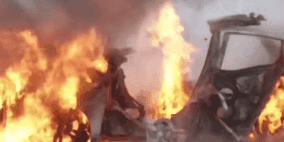 شاهد.. شهيد وإصابات باستهداف مركبة وسط قطاع غزة