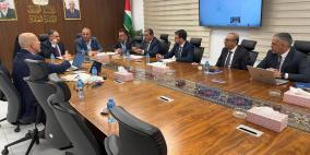 اللجنة التوجيهية لبرنامج "شمسي فلسطين" تُعلن عن إطلاق البرنامج مطلع أيار 2026.