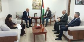 أبو هولي ومندوب فلسطين الدائم لدى الجامعة العربية يبحثان إحياء الذكرى الـ78 للنكبة