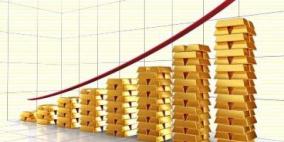 الذهب يرتفع بفعل هبوط الدولار
