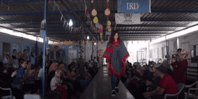 اللاجئات في مخيم الزعتري.. عارضات أزياء