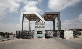 "الأونروا": إغلاق معبر رفح يفاقم الوضع المعيشي للنازحين بقطاع غزة