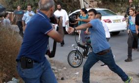 إصابات في اعتداءات للمستوطنين وقوات الاحتلال بالخليل