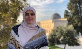 الاحتلال يُسلّم مقدسية قرارا بمنع السفر