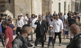 833 مستعمرا يقتحمون المسجد الأقصى