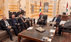 وفد فلسطيني يناقش مع رئيس الحكومة اللبنانية أوضاع اللاجئين