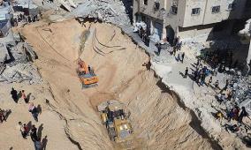 بضغوط أميركية: إسرائيل تسمح بدخول طاقم مصري إلى غزة للبحث عن جثث أسراها