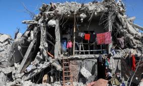 جباليا المدمّرة.. عودة فوق الركام بحثا عن الحياة