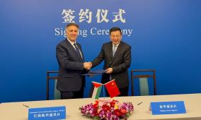 الوزير عساف يوقع مذكرة تعاون مع رئيس وكالة "شينخوا"