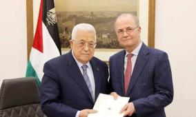 الرئيس عباس يصدر مرسومًا بتعديل الحكومة وتعيين محمد الأحمد وزيرًا للنقل وأمين قنديل رئيسًا لهيئة المعابر