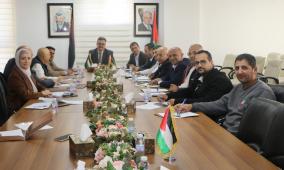 الزراعة تعقد اجتماعًا تشاركيًا مع اتحاد شركات مصدري التمور لمناقشة معايير توزيع الكوتا.