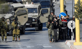 الاحتلال يقتحم نابلس ويعتقل شابا بعد محاصرة منزل