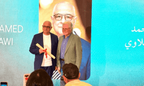 محمد قبلاوي يهدي جائزته لأطفال فلسطين في مهرجان القاهرة السينمائي