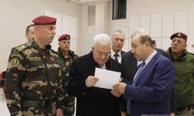 الرئيس عباس يتفقد قاعة الانتخابات المركزية لحركة الشبيبة الفتحاوية