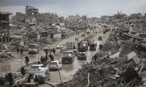 تقرير: ترامب لا يتقدم بخطته في غزة ويسمح لإسرائيل بمواصلة غاراتها