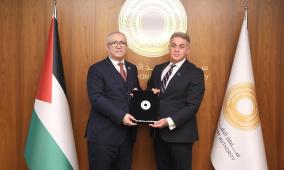 سلطة النقد وجامعة بيرزيت توقعان مذكرة تفاهم لتعزيز التعاون الأكاديمي والبحثي والتوعية المالية