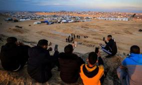 خاص| بين رفاهية زائفة وواقع مدمر: هل تمرّر إسرائيل رسائل مضلّلة عبر الهواتف الذكية في غزة؟