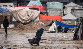 تحذير رسمي من تأثير منخفض "بيرون" القطبي على النازحين في غزة 