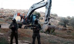 الاحتلال يواصل تجريف آلاف الدونمات من أراضي قرية قريوت جنوب نابلس