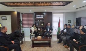 وزير الزراعة يبحث مع سفيرة فلسطين لدى تشيلي تفعيل مذكرة التفاهم الزراعية المشتركة