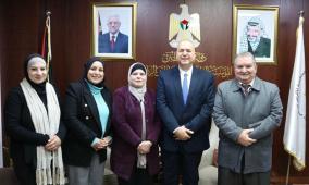 المؤسسة الفلسطينية وطاقم شؤون المرأة يبحثان دعم المشاريع النسوية في المناطق المهمشة