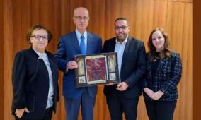 عائلة الشهيد قدري أبوبكر تكرّم د. رامي الحمدلله تقديرًا لدوره الوطني والإنساني