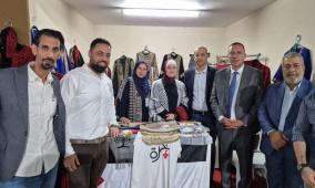 بالصور| السفير الرويضي يزور مهرجان ليالي مسقط ويُشيد بالجناح الفلسطيني