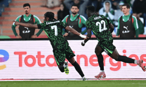 نيجيريا تهزم الجزائر وتتأهل إلى نصف نهائي "كان 2025"