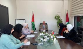 وزير الثقافة يلتقي جمعية سيدات الخليل الخيرية ويبحث سبل دعم حرفتي النفخ في الزجاج والسيراميك