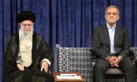 الرئيس الإيراني: أي هجوم على المرشد الأعلى يُعدّ إعلانًا للحرب