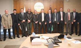 سلطة النقد واتحاد الغرف التجارية الصناعية يناقشان التطورات الاقتصادية وآليات دعم القطاع الخاص