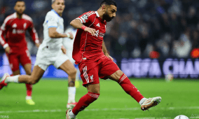 بعد غياب أكثر من شهر.. سلوت يعلّق على عودة صلاح