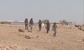 مستوطنون يجبرون 15 عائلة في تجمع شلال العوجا على الرحيل