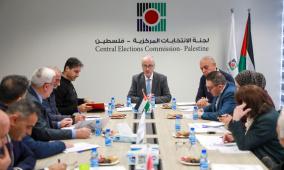 لجنة الانتخابات تطلع مؤسسات المجتمع المدني على استعدادات الانتخابات المحلية 2026