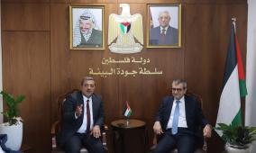 وزارة الحكم المحلي وسلطة جودة البيئة تؤكدان أهمية الشراكة لحماية البيئة وتحسين الخدمات