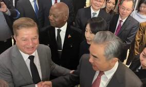 السفير عواد يشارك في حفل خارجية الصين.. ووانغ يي يؤكد مواصلة دعم دولة فلسطين